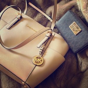 Michael Kors Jet Set Tote